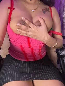 Alana_Queen_X 在線直播表演