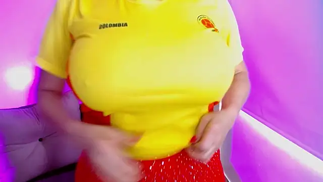 milfrousse's Live XXX Chat