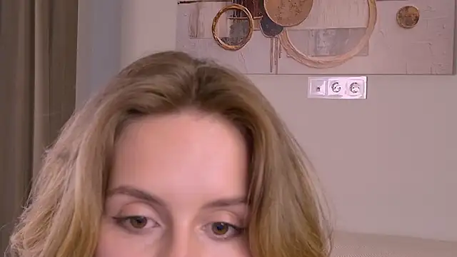 RozzitaBedberry Adlı Modelin Canlı XXX Sohbeti