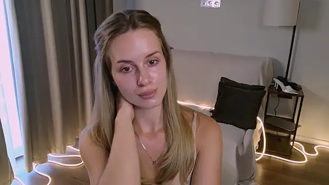 RozzitaBedberry – Naživo XXX chat