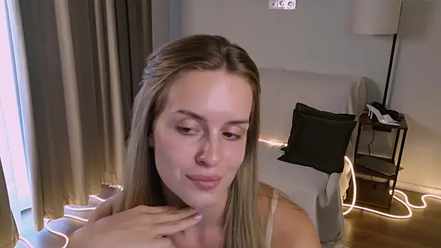 Chat +18 de RozzitaBedberry ao vivo