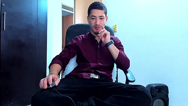צ'אט XXX בשידור חי של Chandler_ken
