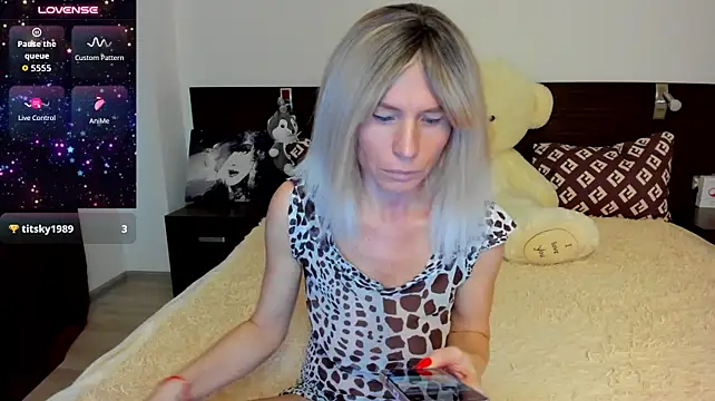 Hanna_Becrett17: απευθείας συνομιλία ΧΧΧ