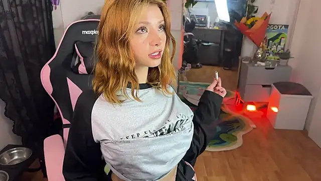 Chatroom XXX en direct de ari_kat