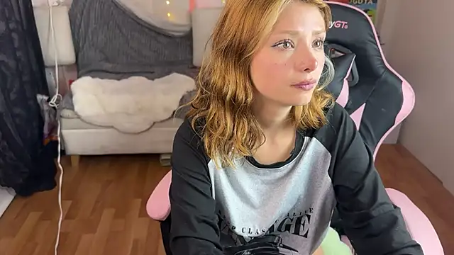 ari_kat's Live XXX Chat