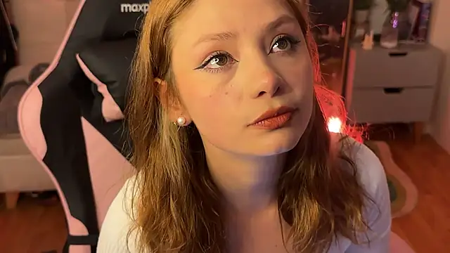 ari_kat Adlı Modelin Canlı XXX Sohbeti