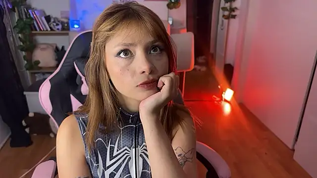ari_kat Pertunjukan Webcam