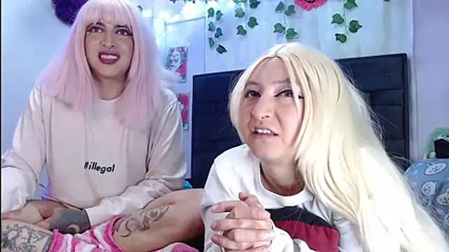 Show de the_lesbian_game na webcam