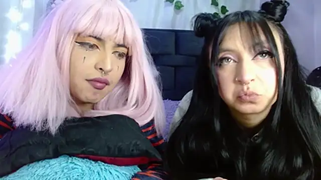 Show Webcam de the_lesbian_game