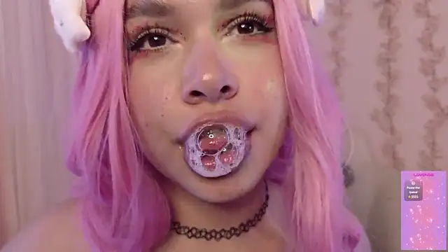 Haelycute's Live XXX Chat