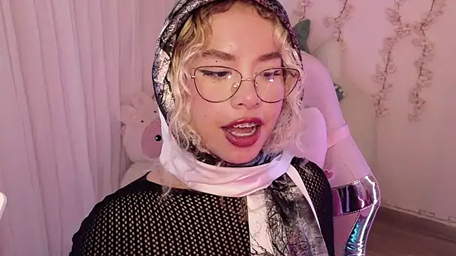 Haelycute Webcam show