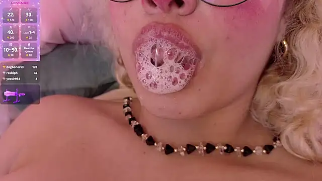 Haelycuten Live XXX chat