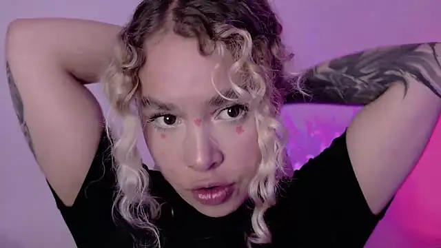 Haelycute's Live XXX Chat