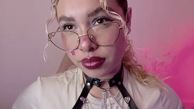 Haelycute's Live XXX Chat