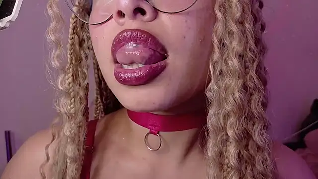 Chat XXX ao vivo de Haelycute