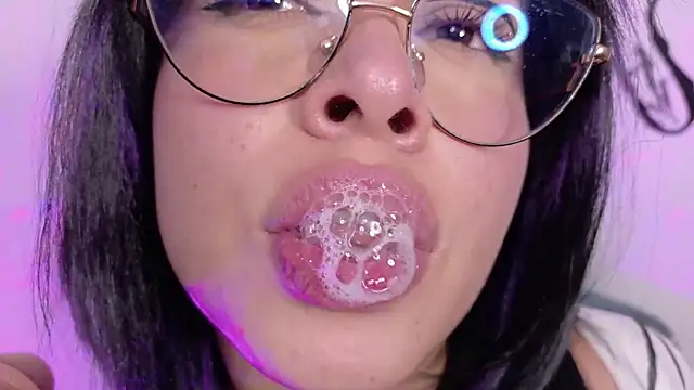 Haelycute's Live XXX Chat