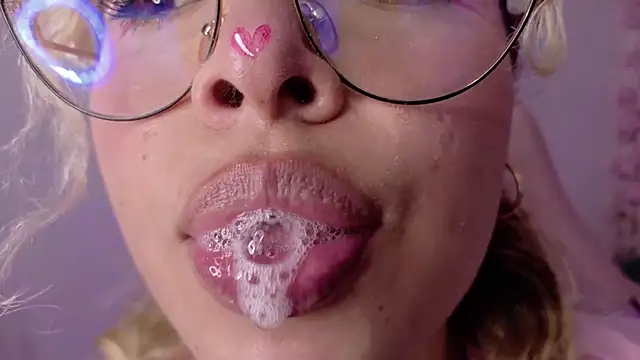 Czat XXX na żywo – Haelycute