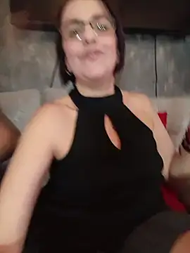 IsisBlake's Live Chat Room