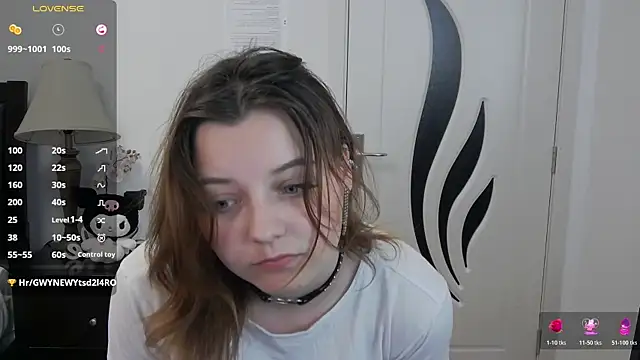 Chat XXX Live pretty_little_thing