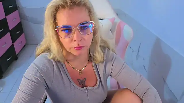 HannaBrave XXX чат на живо