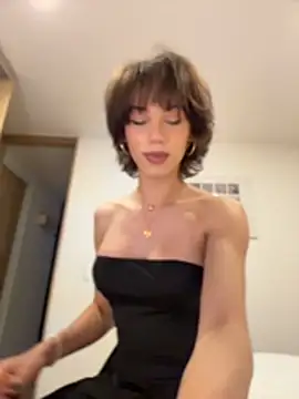 Carlita_cute Show in webcam