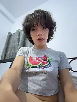 Carlita_cute Show in webcam