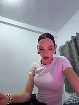 Carlita_cute Show in webcam