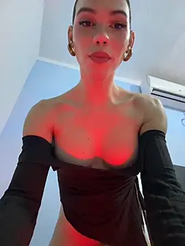 Carlita_cute Show in webcam