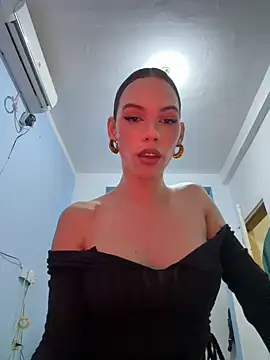 Carlita_cute Show in webcam