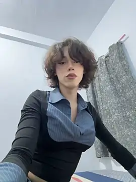 Carlita_cute's Webcam Show