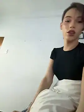 Carlita_cute Show in webcam