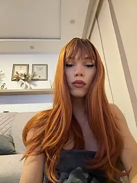 Carlita_cute: διαδικτυακό σόου στην κάμερα