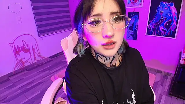 Miwa_violet Chat XXX in diretta