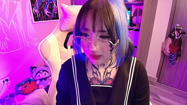 Miwa_violet Chat XXX in diretta