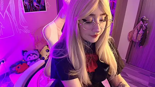 Miwa_violet: вебкам-шоу