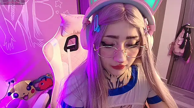 Miwa_violet Adlı Modelin Canlı XXX Sohbeti