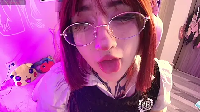 Miwa_violet Adlı Modelin Canlı XXX Sohbeti