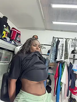MAREIA_25 Show in webcam