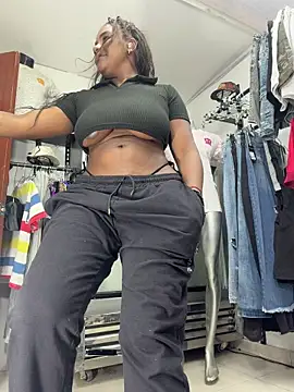Show modela MAREIA_25 na web-kameri