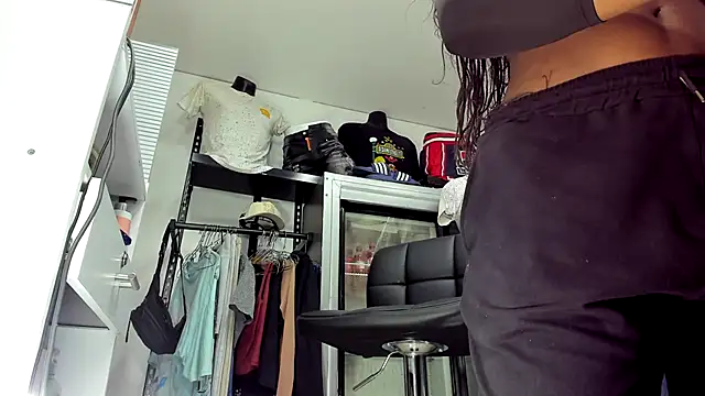 MAREIA_25 Show in webcam