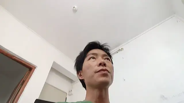 xhqds Show in webcam