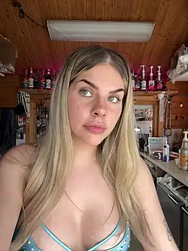 Chat +18 de delicioussdixie ao vivo