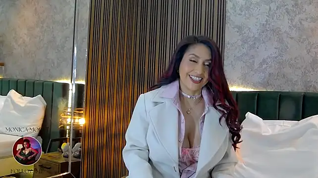 MonicaMoret 网络视讯表演