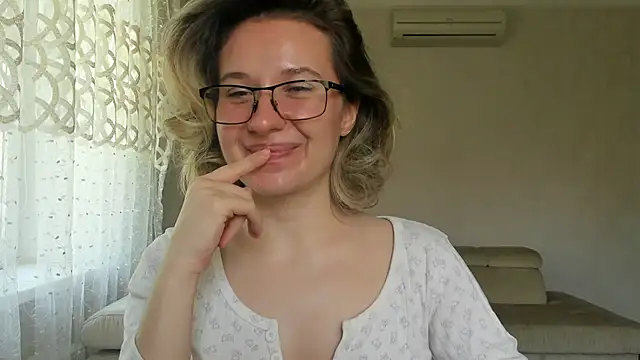 Pokój czatu na żywo – Lilith_lutherlow