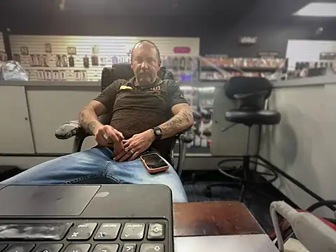 RawRyder8 Show in webcam