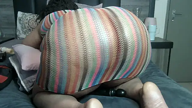 BigButt-MomJ75: διαδικτυακό σόου στην κάμερα