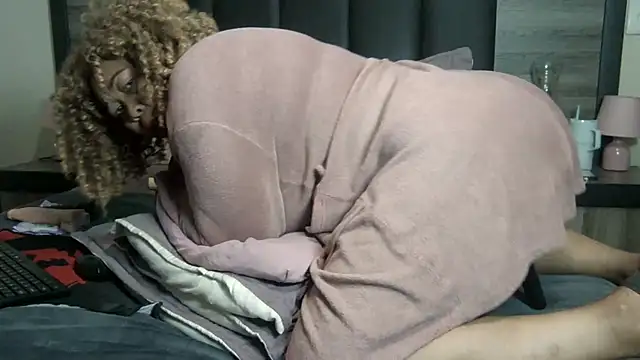 Fat-Flatty-AssMommy's Webcam Show