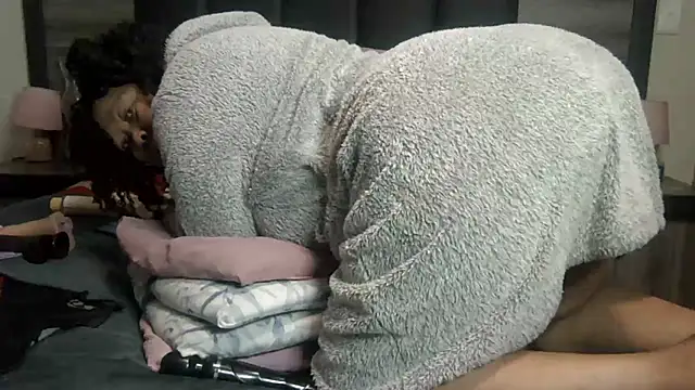 Chat +18 de Fat-Flatty-AssMommy ao vivo