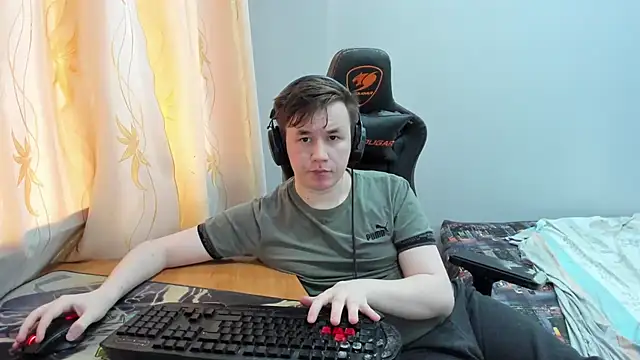 Show modela iliaskrislove na web-kameri