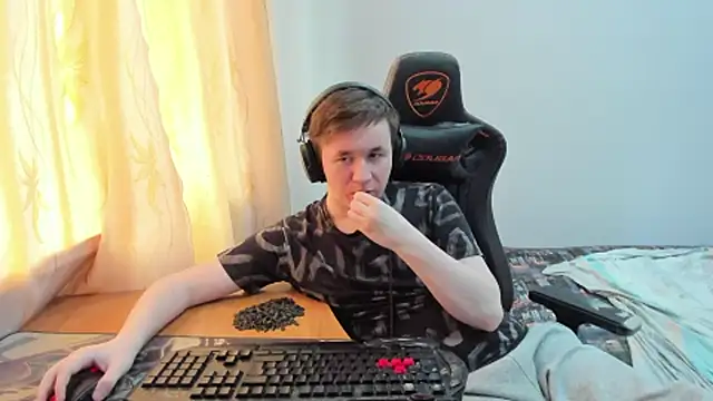 Show modela iliaskrislove na web-kameri